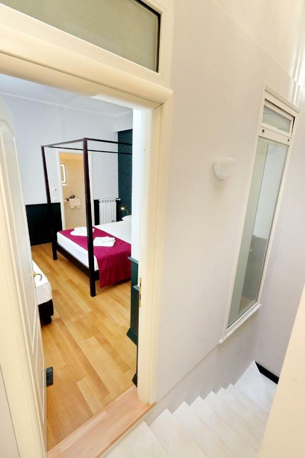 Vittoria Colonna Apartment โรม ภายนอก รูปภาพ