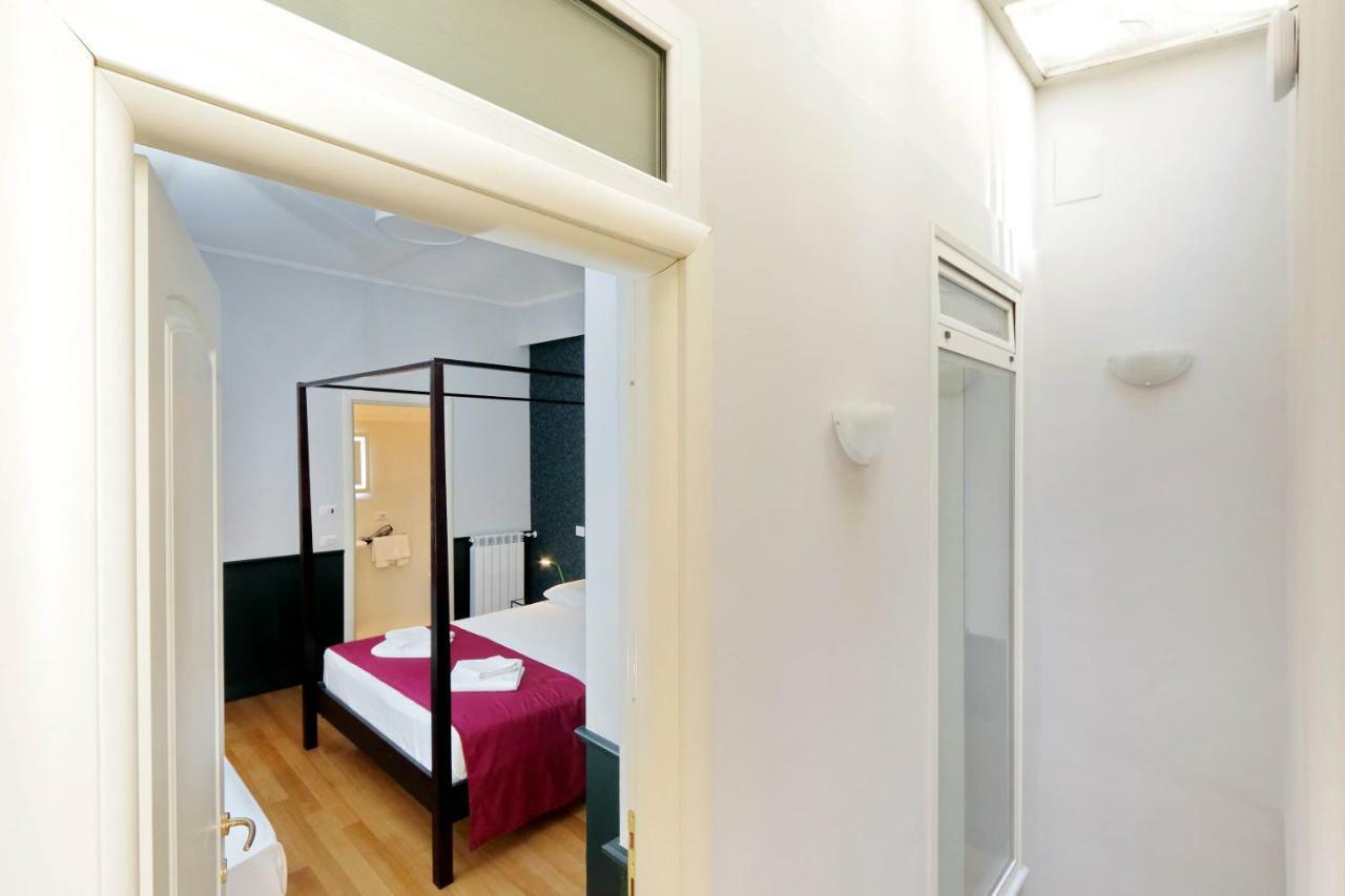Vittoria Colonna Apartment โรม ภายนอก รูปภาพ